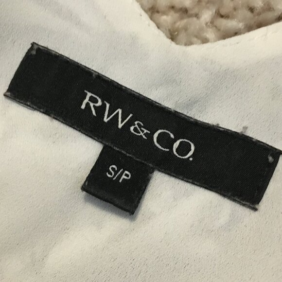 RW&CO. Black and White Rose Floral Print Sleeveless Bilayer Blouse - Picture 10 of 15